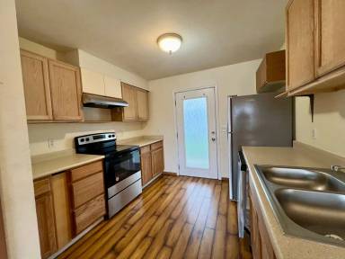 Main picture of 1660 Runge Ave