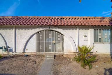 Main picture of 824 Hedge Way
