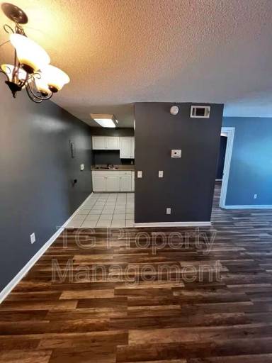 Main picture of 402 Lower 8th Ave S