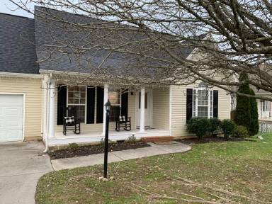 Main picture of 1128 Clint Dr NE