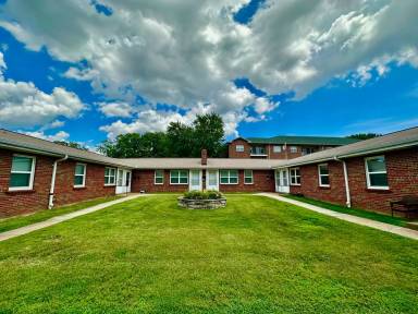 Main picture of 7012 Jamieson Ave