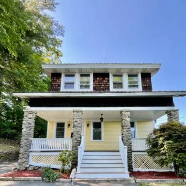 Main picture of 18 Cherry Ave