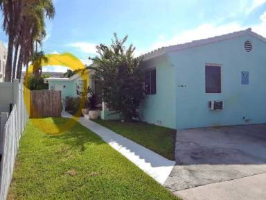 Main picture of 6922 Bay Dr