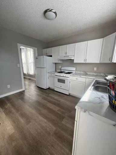 Main picture of 122 W Wiley Ave