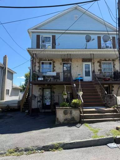 Main picture of 152 Elizabeth St