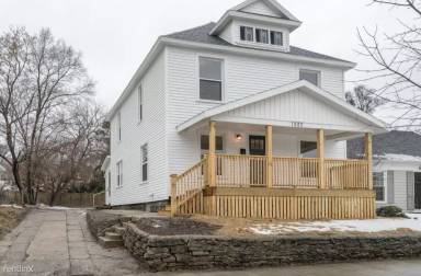Main picture of 1523 Powers Ave NW