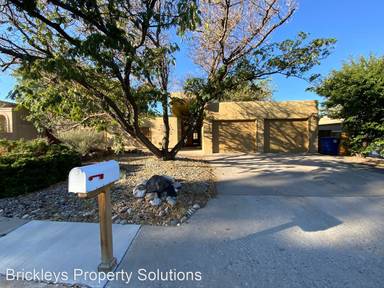Main picture of 928 Santa Ana Ave SE