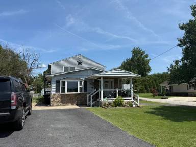 Main picture of 7714 Bay Front Rd