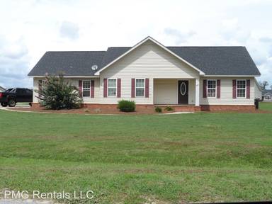 Main picture of 215 Bruiser Cir