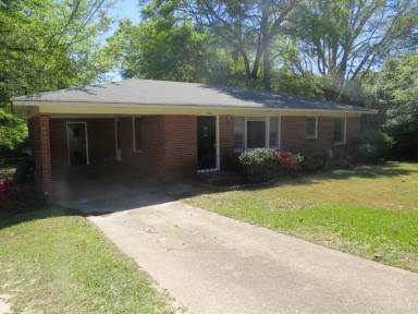 Main picture of 760 Moss Dr