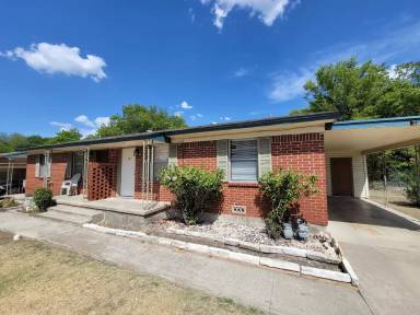 Main picture of 1001 S 5th St