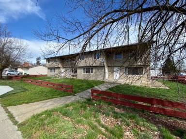 Main picture of 423 S Lake Dr