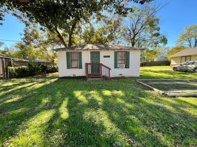 Main picture of 511 W Collins St