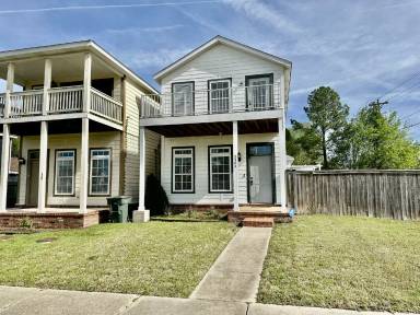 Main picture of 3404 W Clabber Creek Blvd