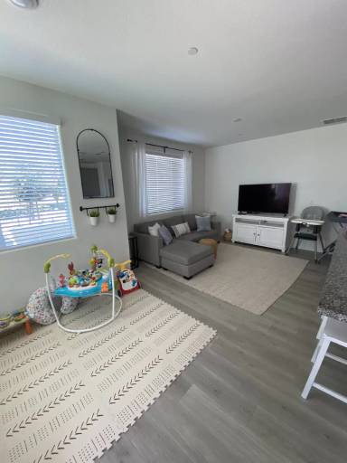 Main picture of 3646 E Commerce Way