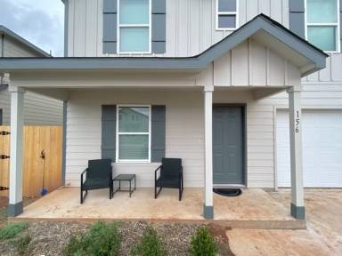 Main picture of 156 Dotty Lou St