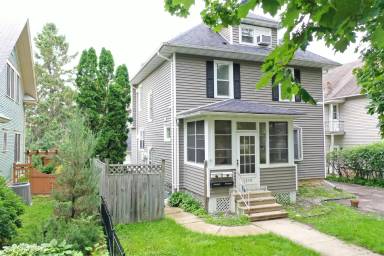 Main picture of 1219 Center St W
