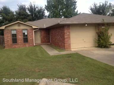 Main picture of 3017 Laura Ln