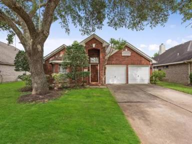 Main picture of 7207 Shadyside Cir