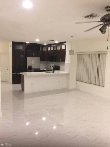 Main picture of Pelican Pointe