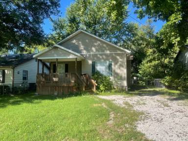 Main picture of 1107 N Fulbright Ave