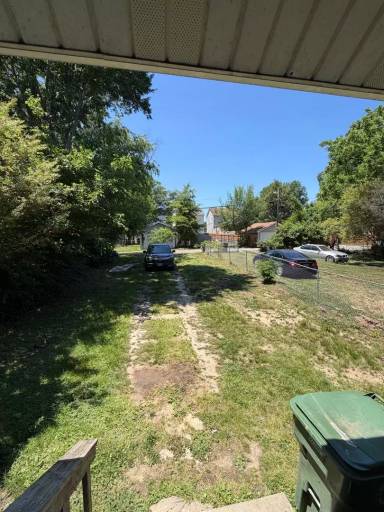 Main picture of 12 E 31st St