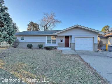 Main picture of 1332 E Seminole St