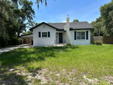 Main picture of 1704 E Elm Rd