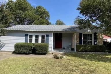 Main picture of 3412 Brady Ave