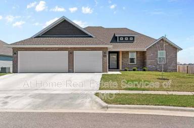 Main picture of 742 E Penzance Cir