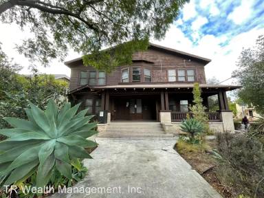 Main picture of 2703 Raymond Ave