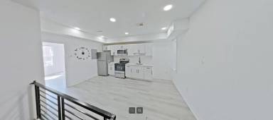 Main picture of 3331 N Howard St