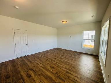 Main picture of 1050 Balsam Ln