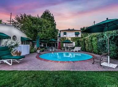 Main picture of 13322 Magnolia Blvd