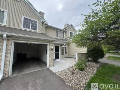 Main picture of 2200 Ranchview Ln N