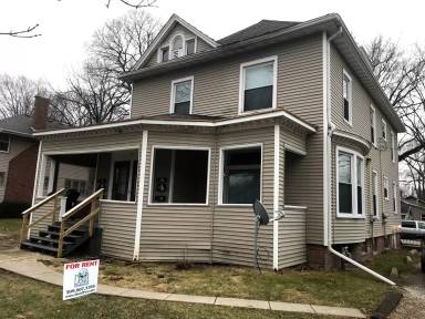 Main picture of 505 1/2 E Locust St