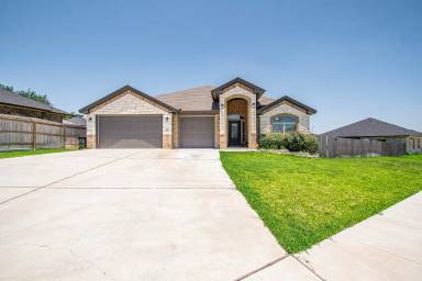 Main picture of 8803 Grand Oaks Ln