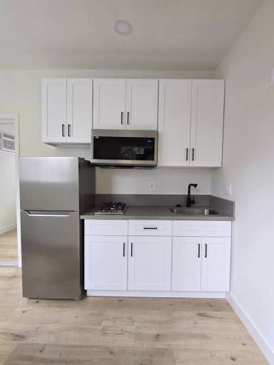 Main picture of 10726 Magnolia Blvd