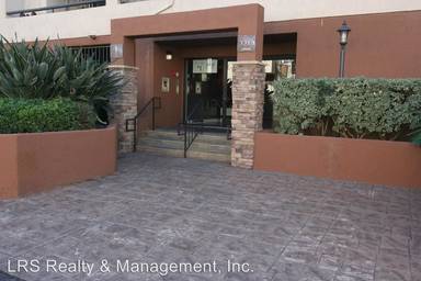 Main picture of 5515 Canoga Ave