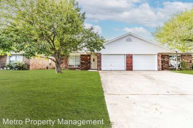 Main picture of 712 E Eastview Dr