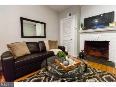 Main picture of 914 N Randolph St