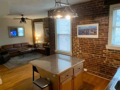 Main picture of 1409 Colonial Ave