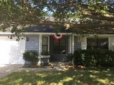 Main picture of 1052 Oakcrest Dr