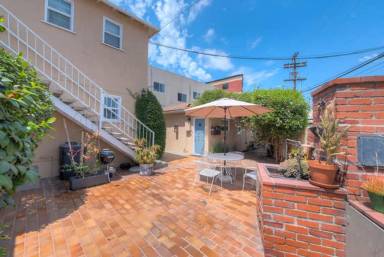Main picture of 11033 La Maida St
