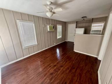 Main picture of 5687 Akra Ave
