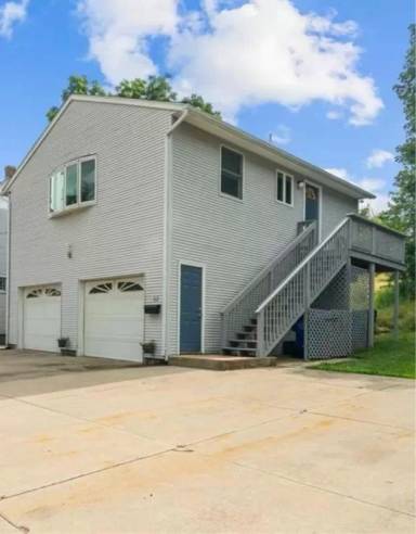 Main picture of 50 Pleasant St
