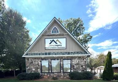 Main picture of 120 Boxwood Village Dr
