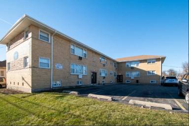 Main picture of 1800 N Taft Ave