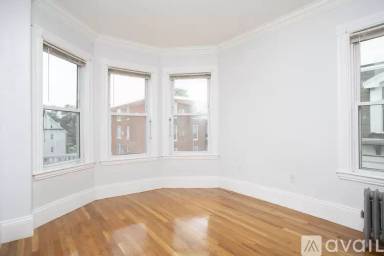 Main picture of 17 W Bellflower St