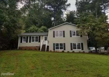 Main picture of 4111 Pine Log Dr NW